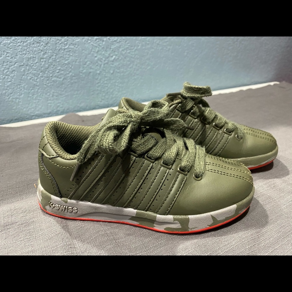 Toddler sneakers